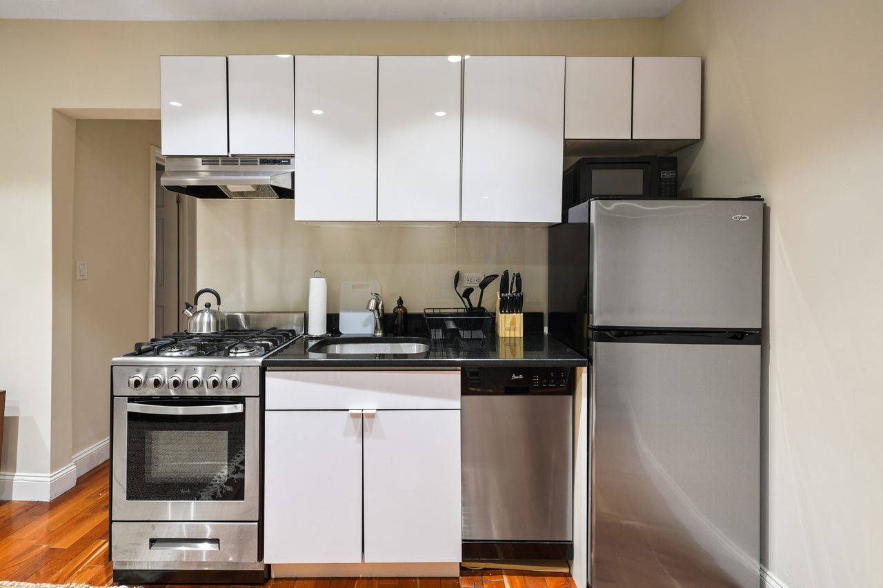 #844: East Harlem - Full Bedroom A - #844: East Harlem - Gallery - 6