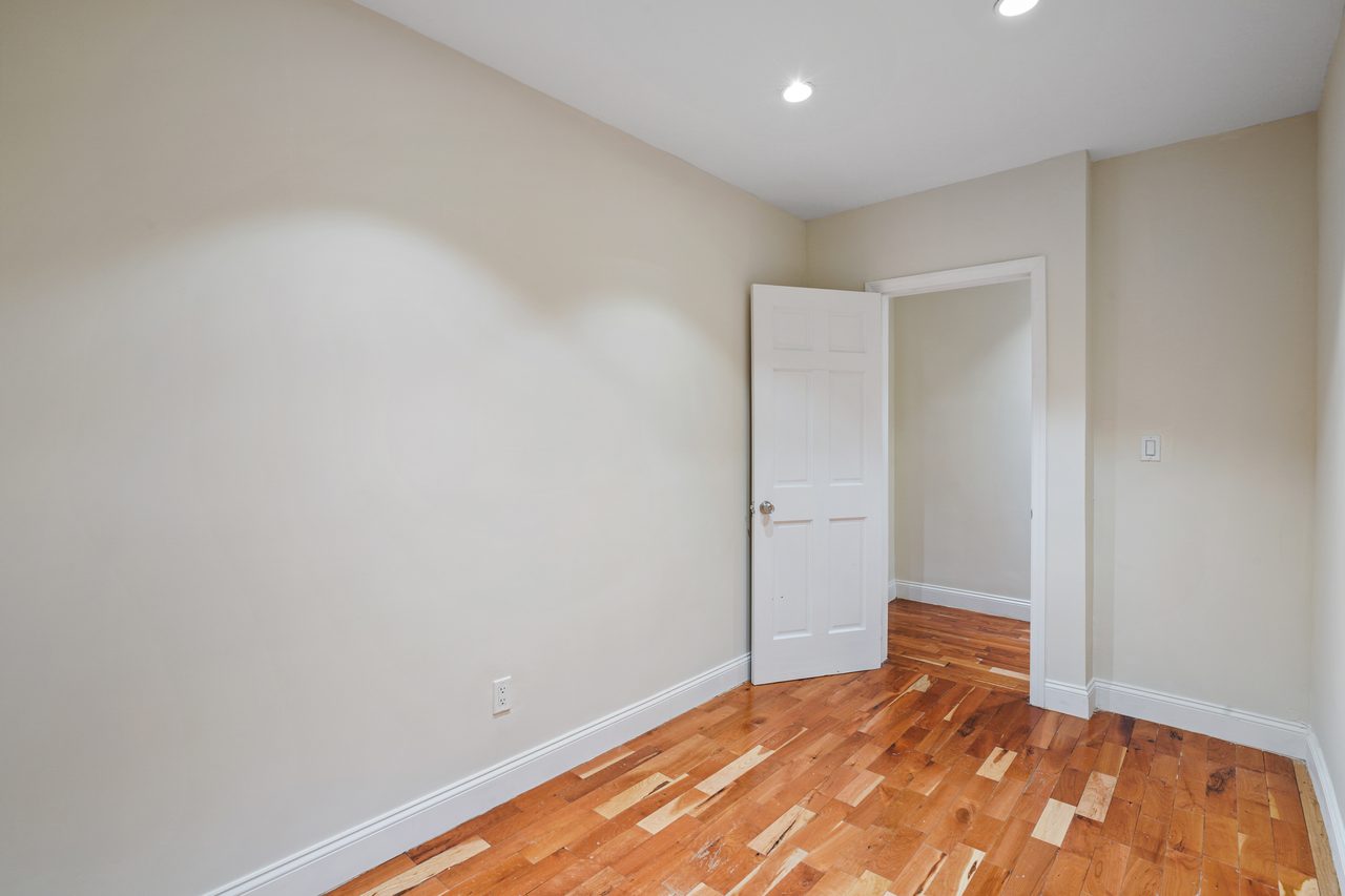 #844: East Harlem - Full Bedroom B - 12