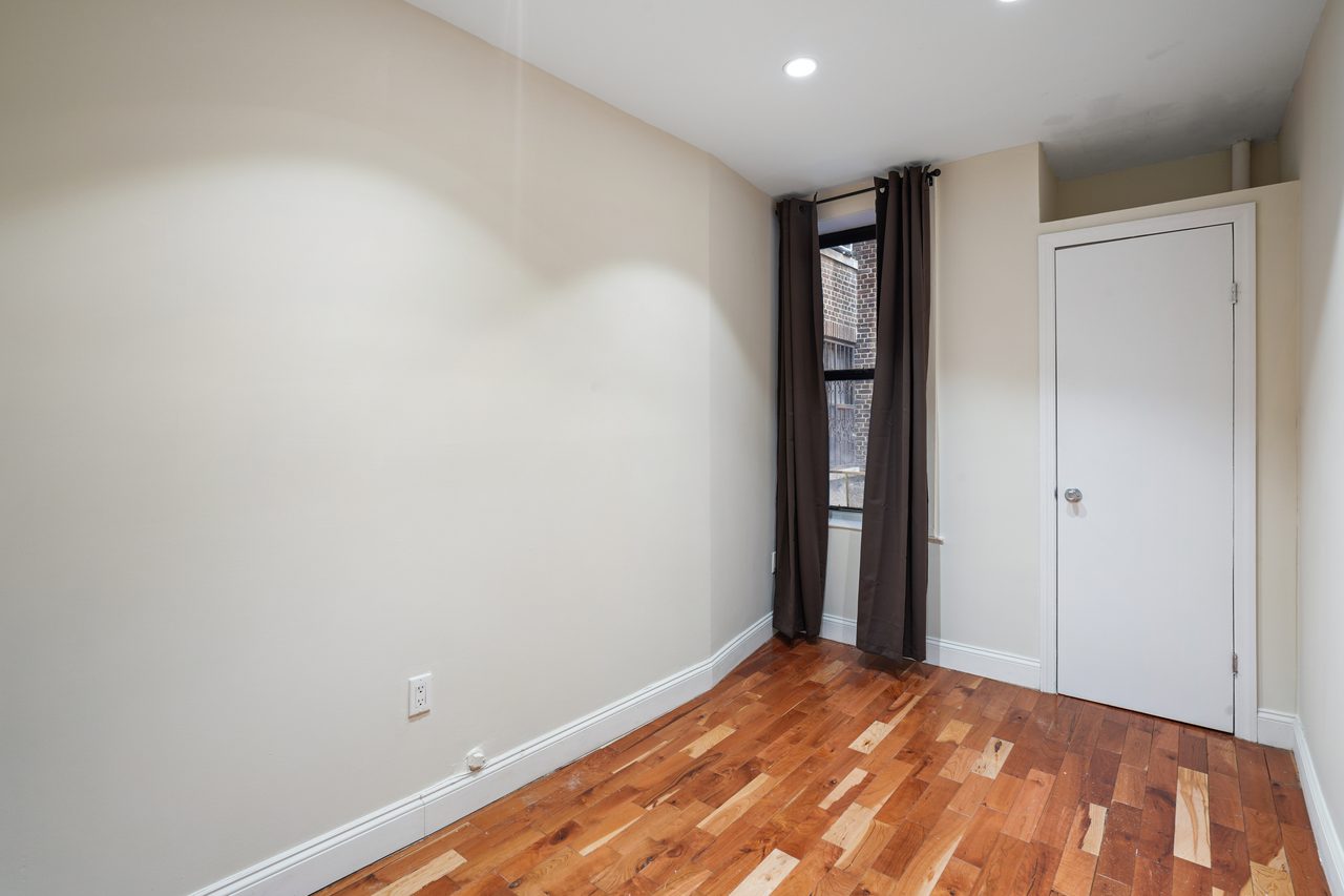 #844: East Harlem - Full Bedroom B - 13