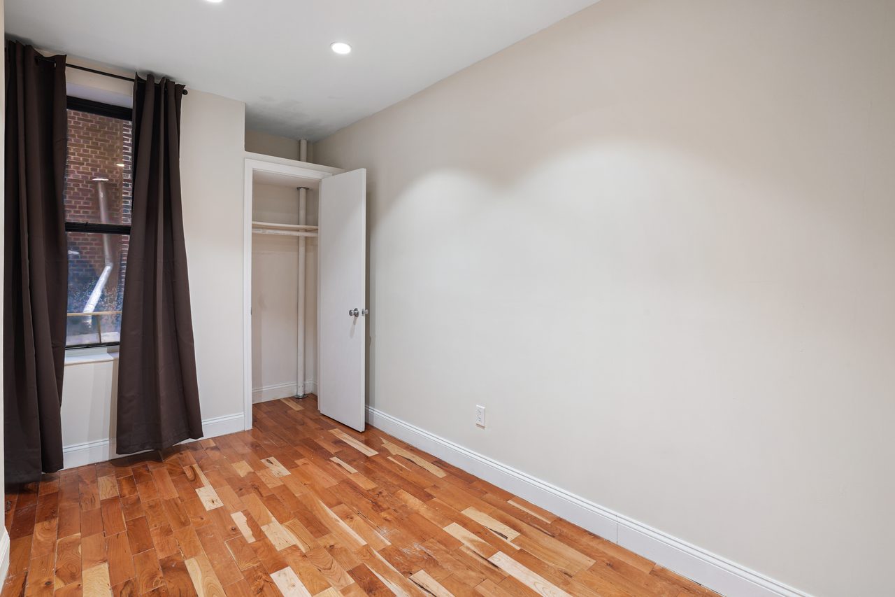 #844: East Harlem - Full Bedroom B - 11