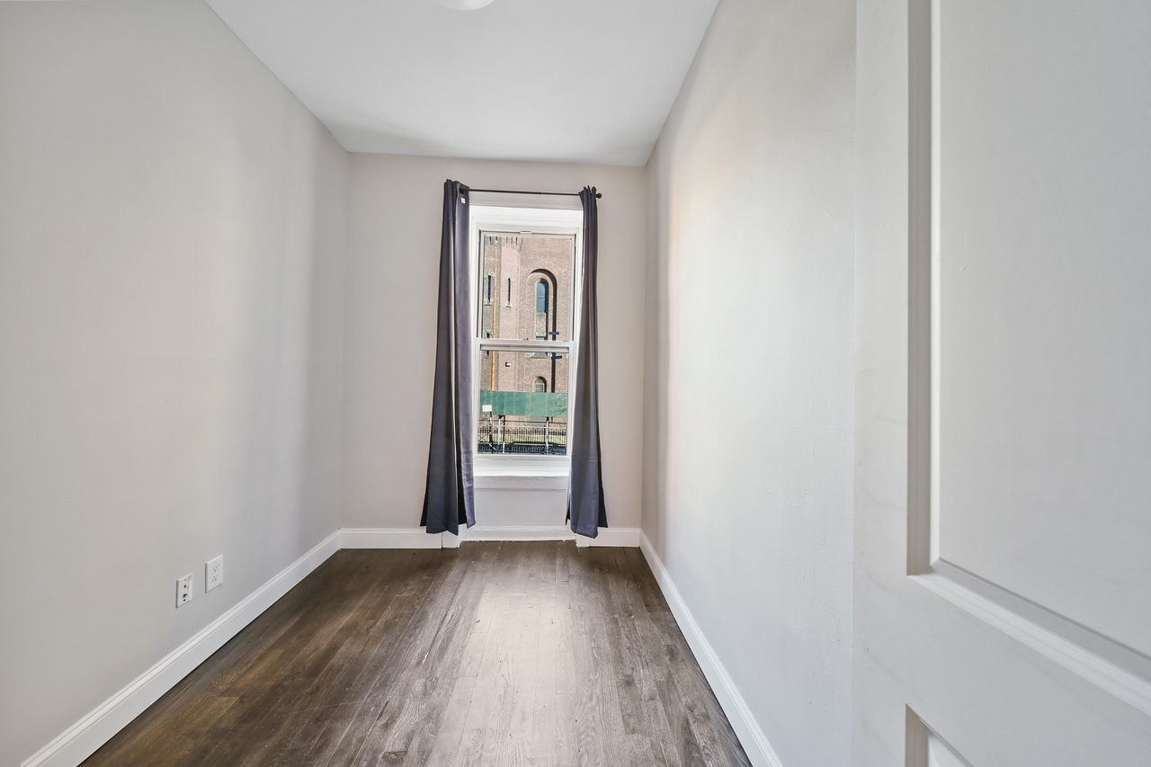 #896: Bedford-Stuyvesant - Full Bedroom A - #896: Bedford-Stuyvesant - Gallery - 5