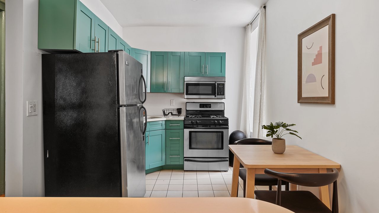 #454: East Williamsburg - Queen Bedroom A - #454: East Williamsburg - Gallery - 7