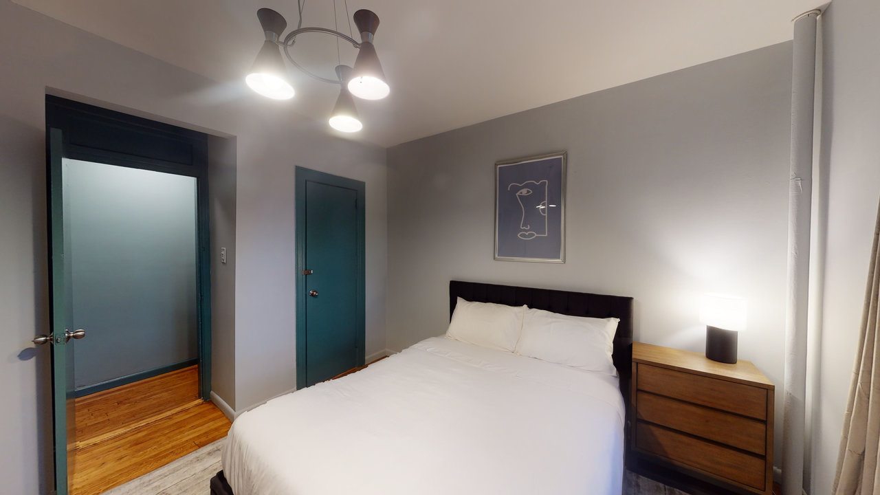  #454: East Williamsburg - Queen Bedroom A  -  #454: East Williamsburg  - Gallery -  10