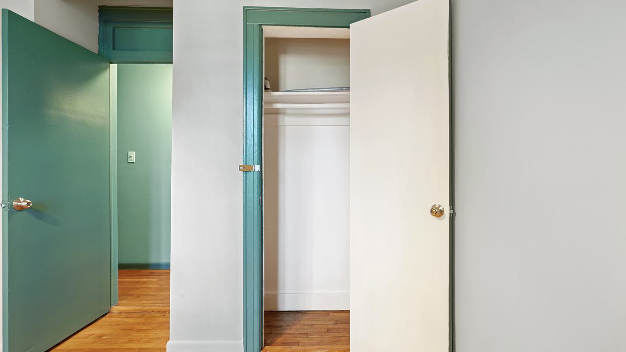  #454: East Williamsburg - Queen Bedroom A  -  #454: East Williamsburg  - Gallery -  13