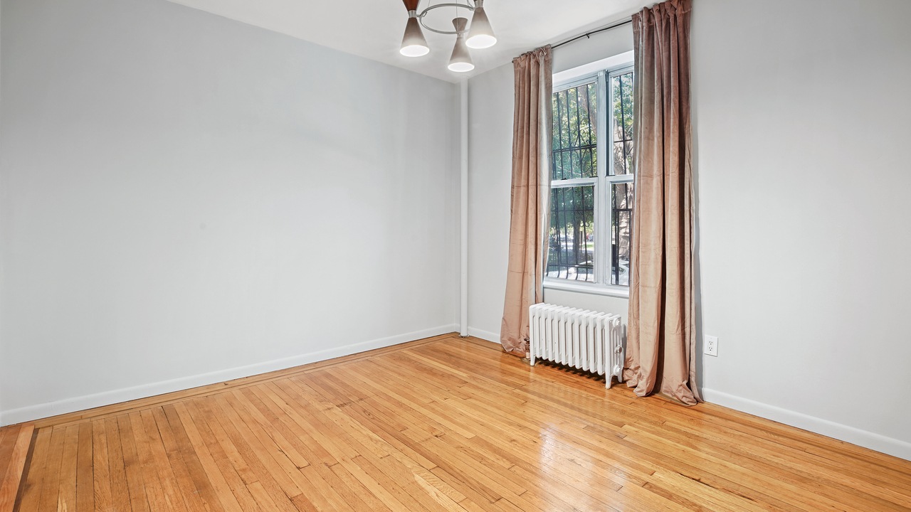 #454: East Williamsburg - Queen Bedroom A - #454: East Williamsburg - Gallery - 17