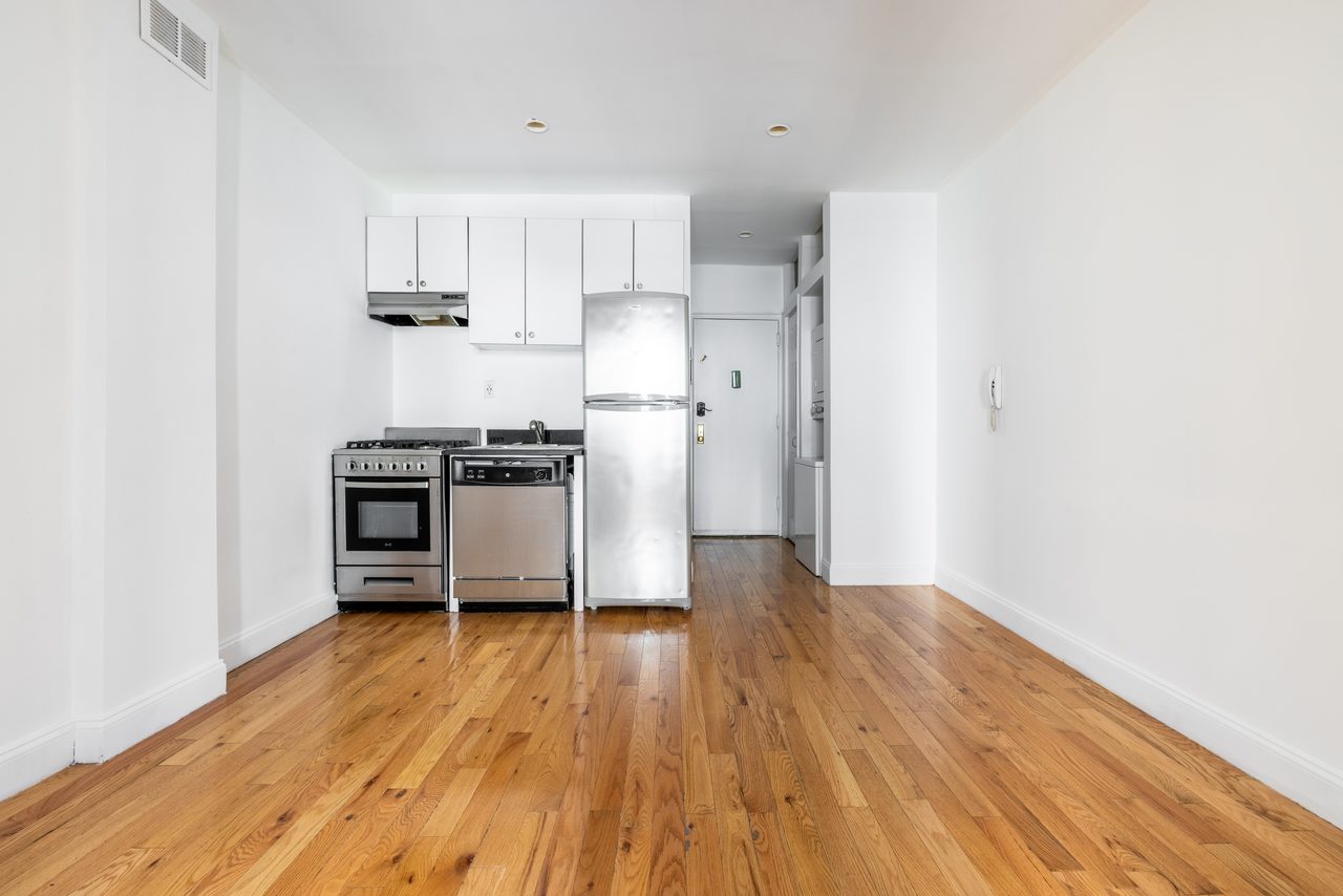 #1150: East Village - 1 Bedroom (Full) - 16