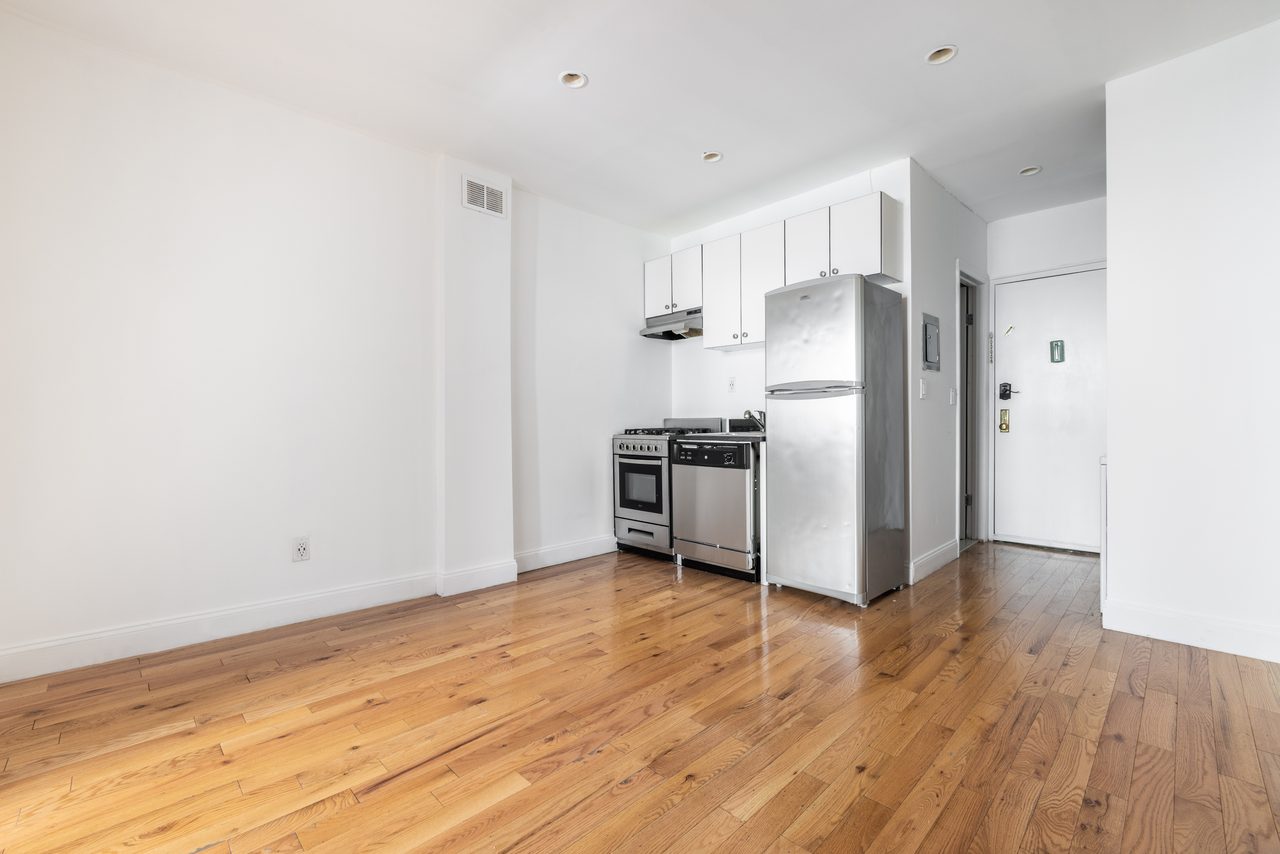 #1150: East Village - 1 Bedroom (Full) - 15