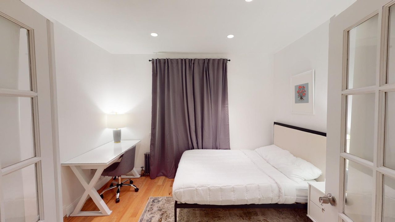 #1150: East Village - 1 Bedroom (Full) - 8