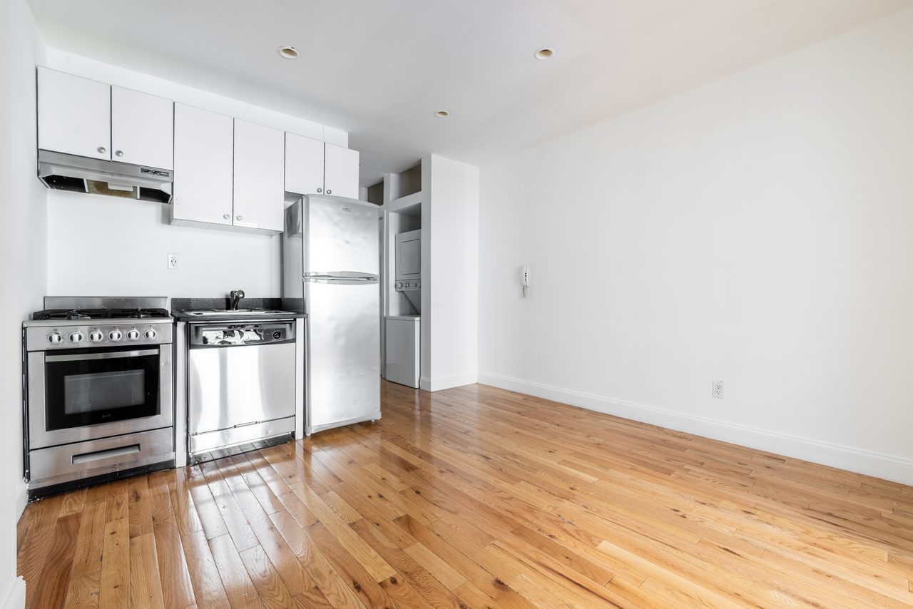 #1150: East Village - 1 Bedroom (Full) - 19