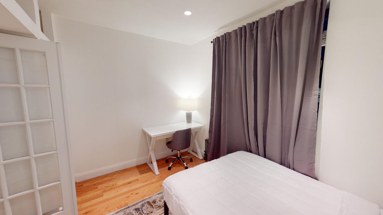 #1150: East Village - 1 Bedroom (Full) - 1