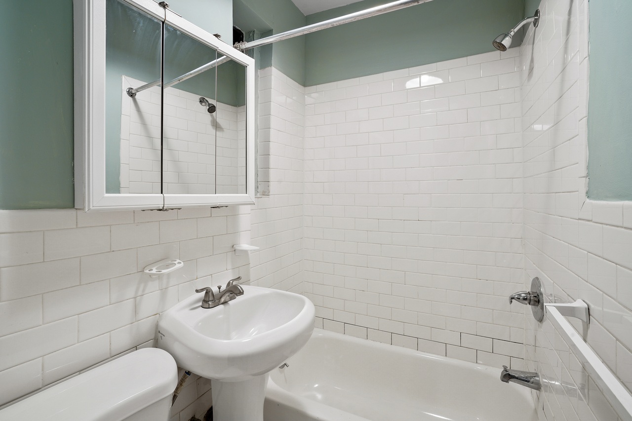 #695: East Village - 1 Bedroom (Full) - 12
