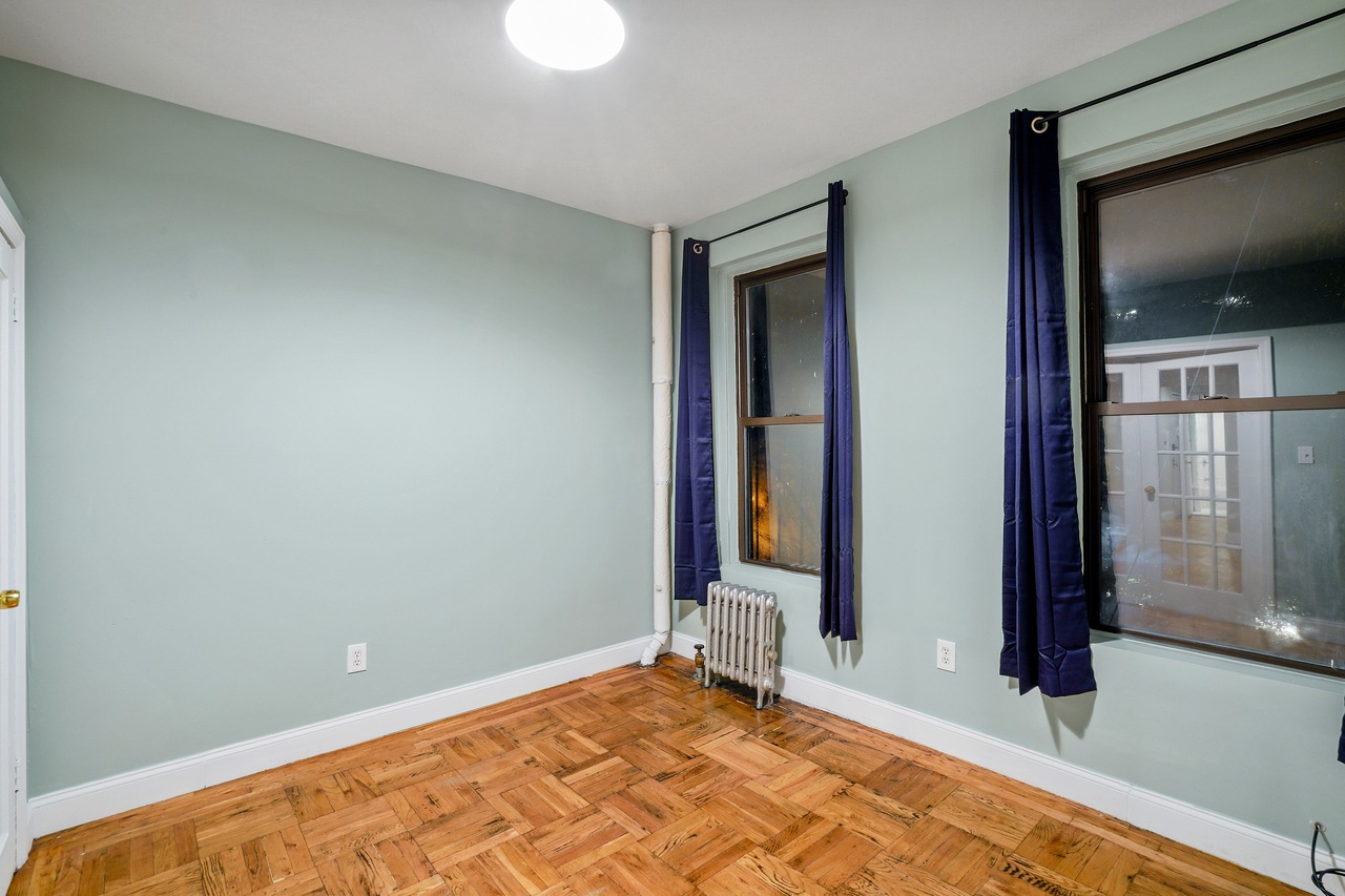 #695: East Village - 1 Bedroom (Full) - 3