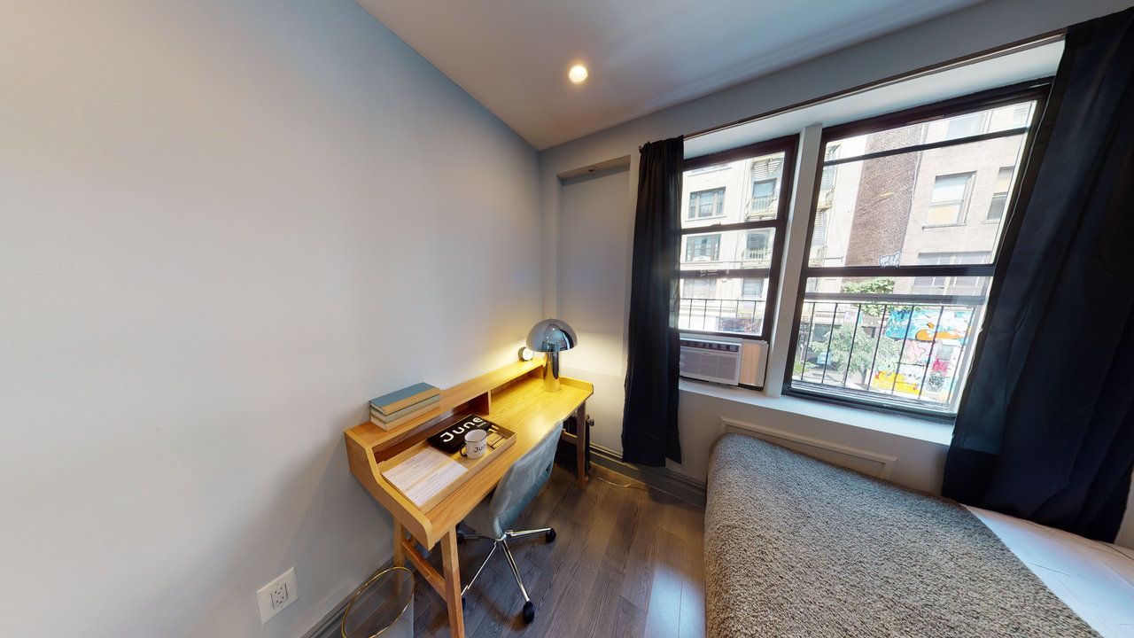 #551: East Village - 1 Bedroom Queen - 2
