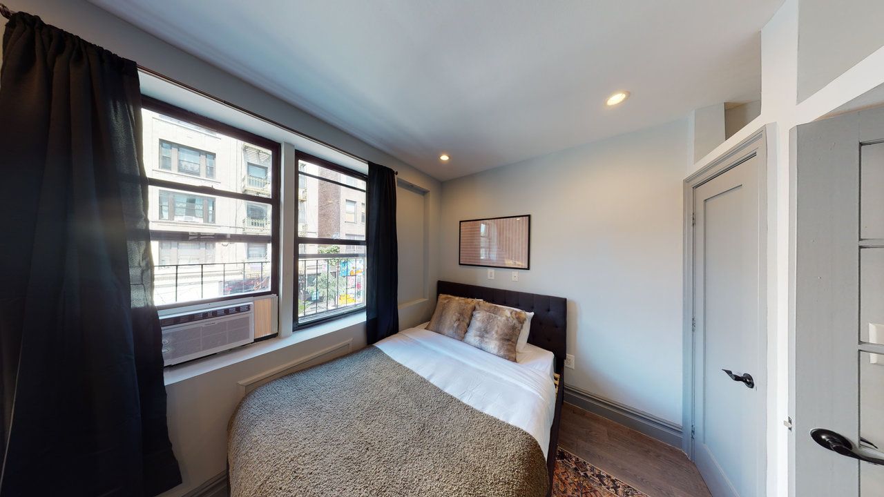 #551: East Village - 1 Bedroom Queen - 7