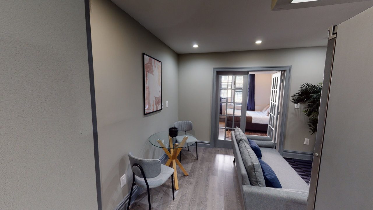 #551: East Village - 1 Bedroom Queen - 14