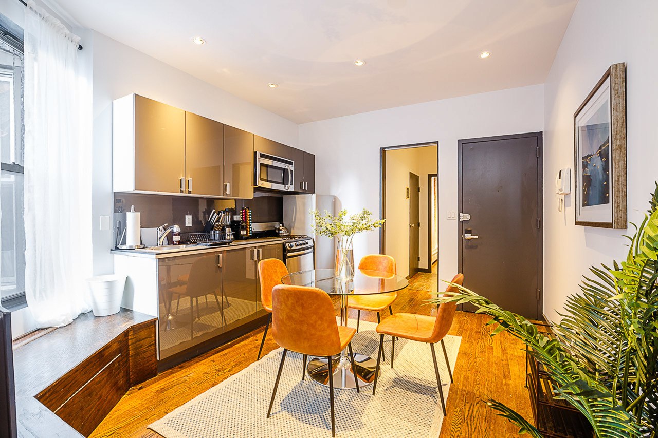 #180: Upper East Side - Twin Bedroom B - #180: Upper East Side - Gallery - 4