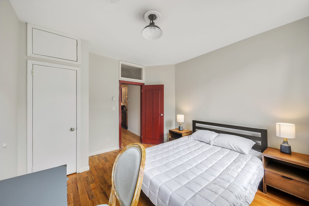 #790: Upper West Side - Queen Bedroom A - 8