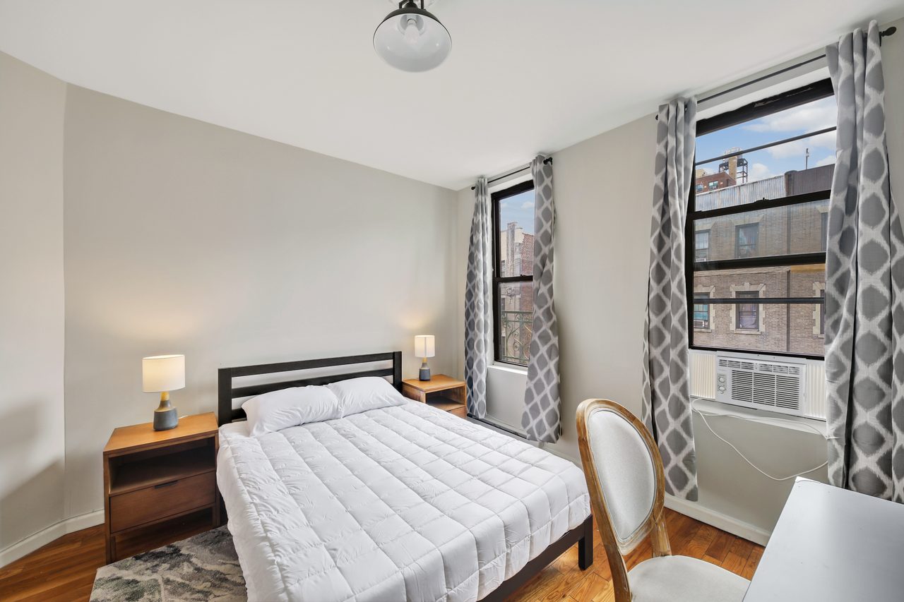 #790: Upper West Side - Queen Bedroom A - 9
