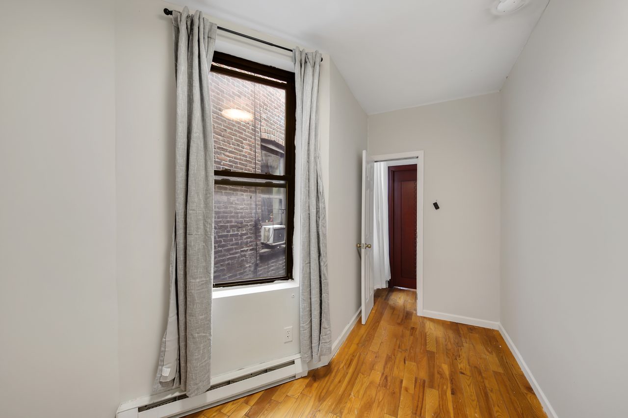 #790: Upper West Side - Twin Bedroom C - 8
