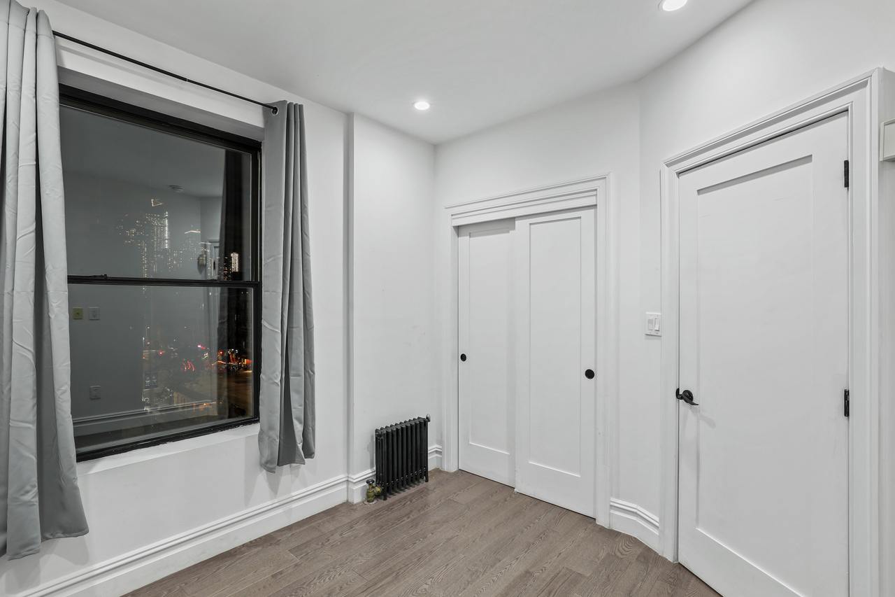 #708: Columbus Circle - Full Bedroom A - 2