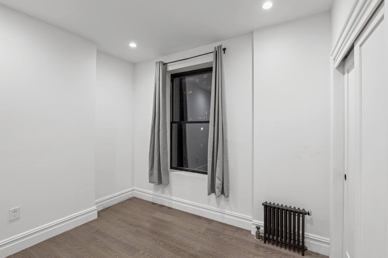#708: Columbus Circle - Full Bedroom A - 3