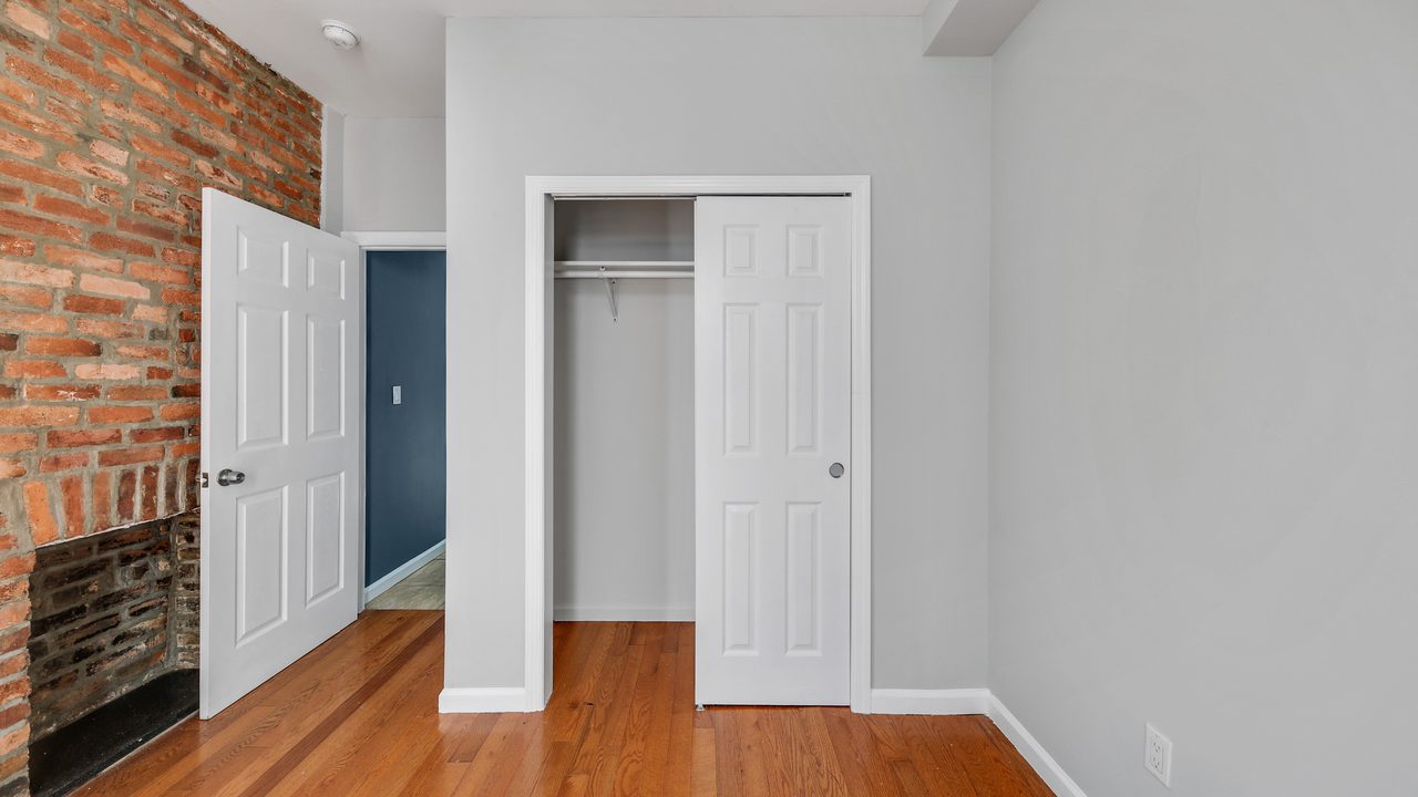  #581: East Harlem - Queen Bedroom B  -  #581: East Harlem  - Gallery -  12