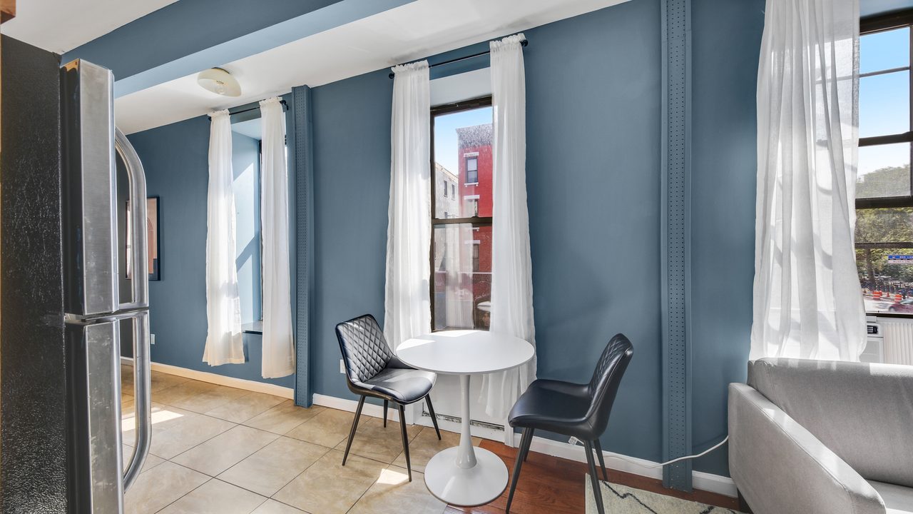 #581: East Harlem - Queen Bedroom A - #581: East Harlem - Gallery - 6