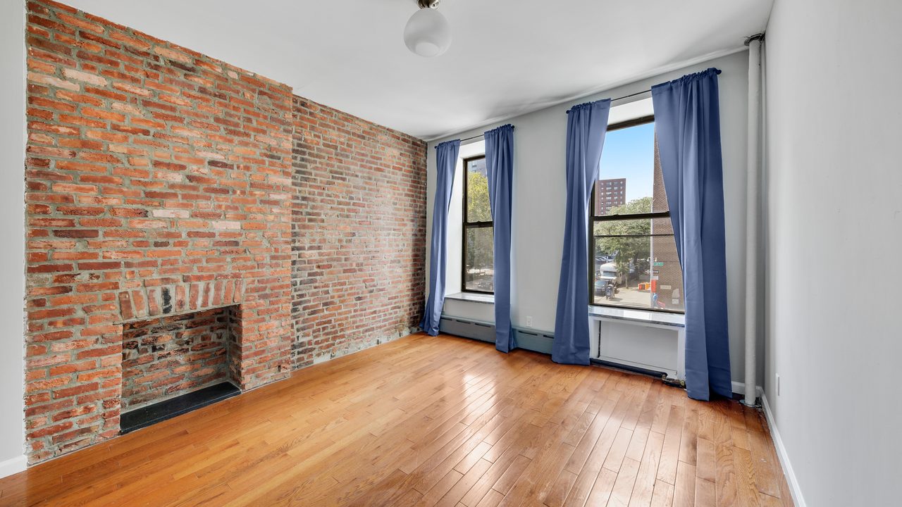  #581: East Harlem - Queen Bedroom A  -  #581: East Harlem  - Gallery -  9