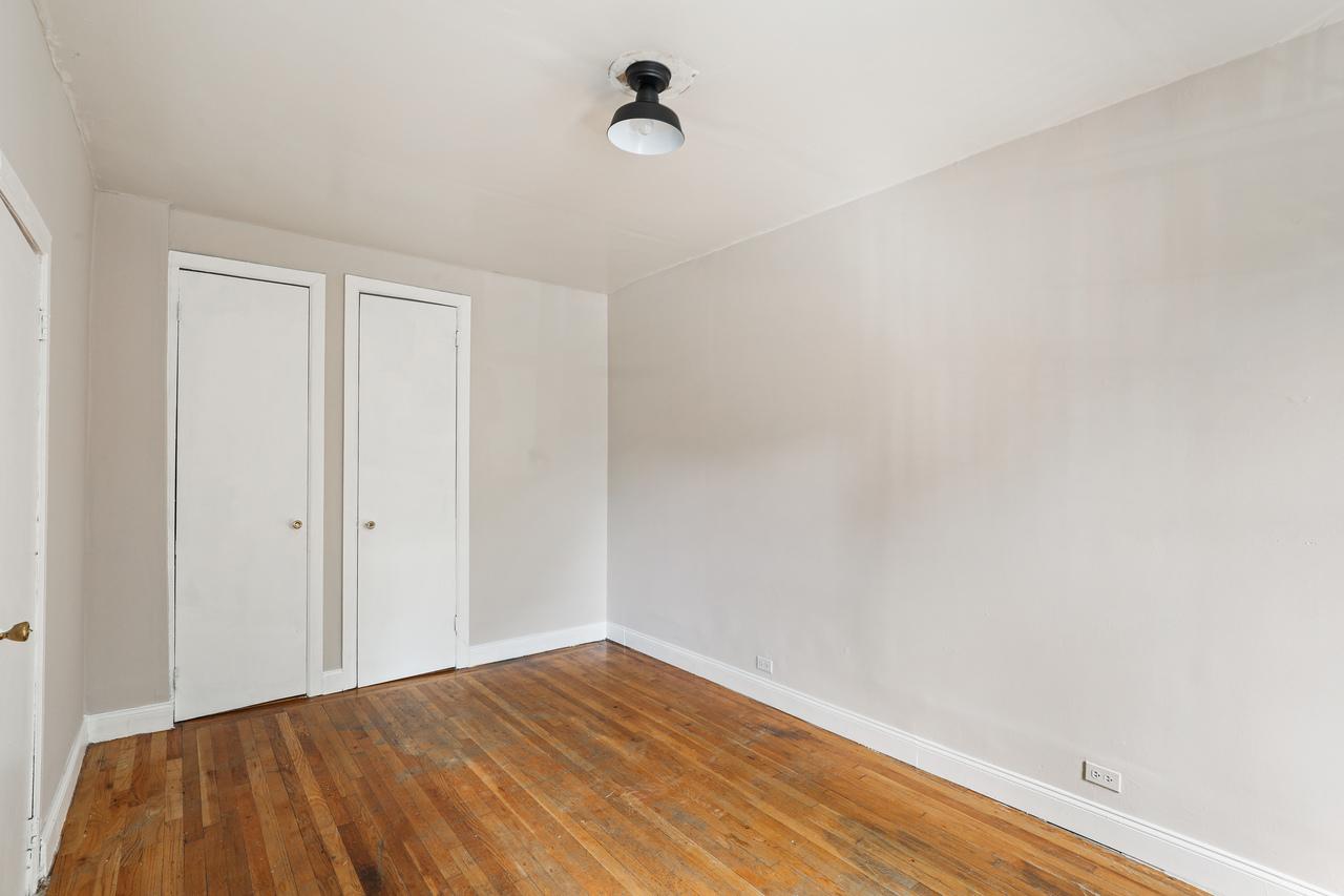 #699: East Harlem - Queen Bedroom A - 4