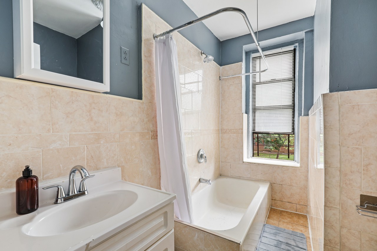 #699: East Harlem - Queen Bedroom C - 7
