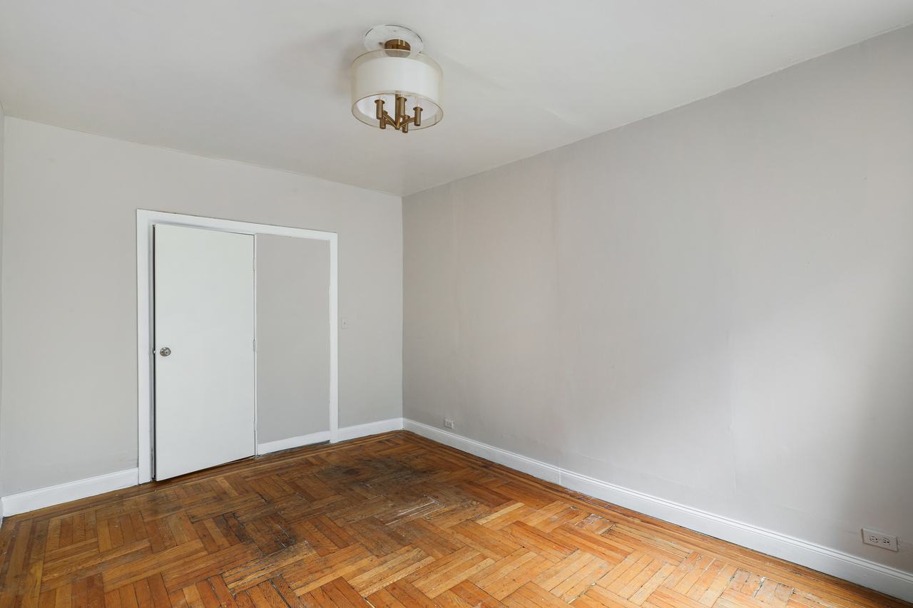 #699: East Harlem - Queen Bedroom D - 4