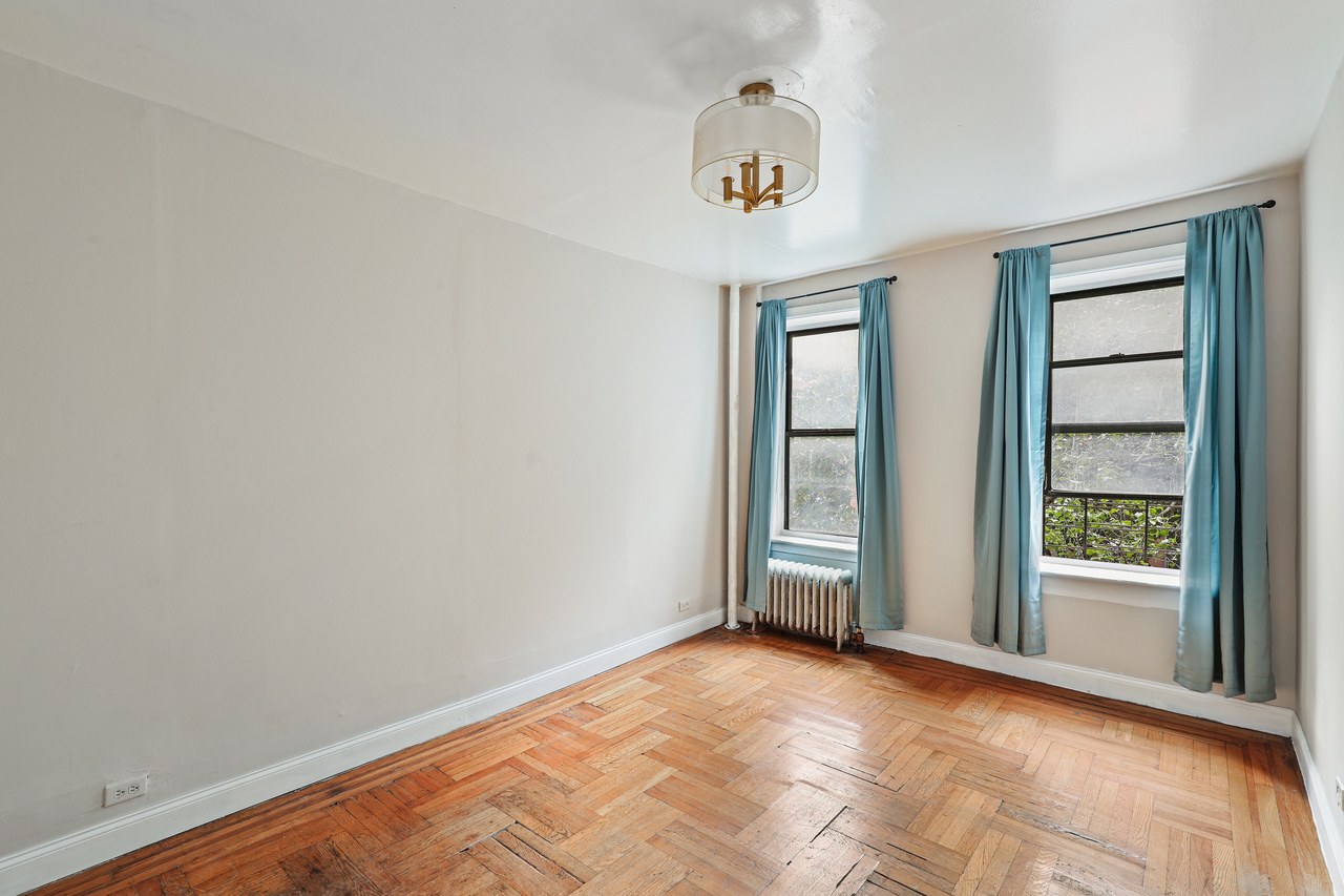 #699: East Harlem - Queen Bedroom D - 2