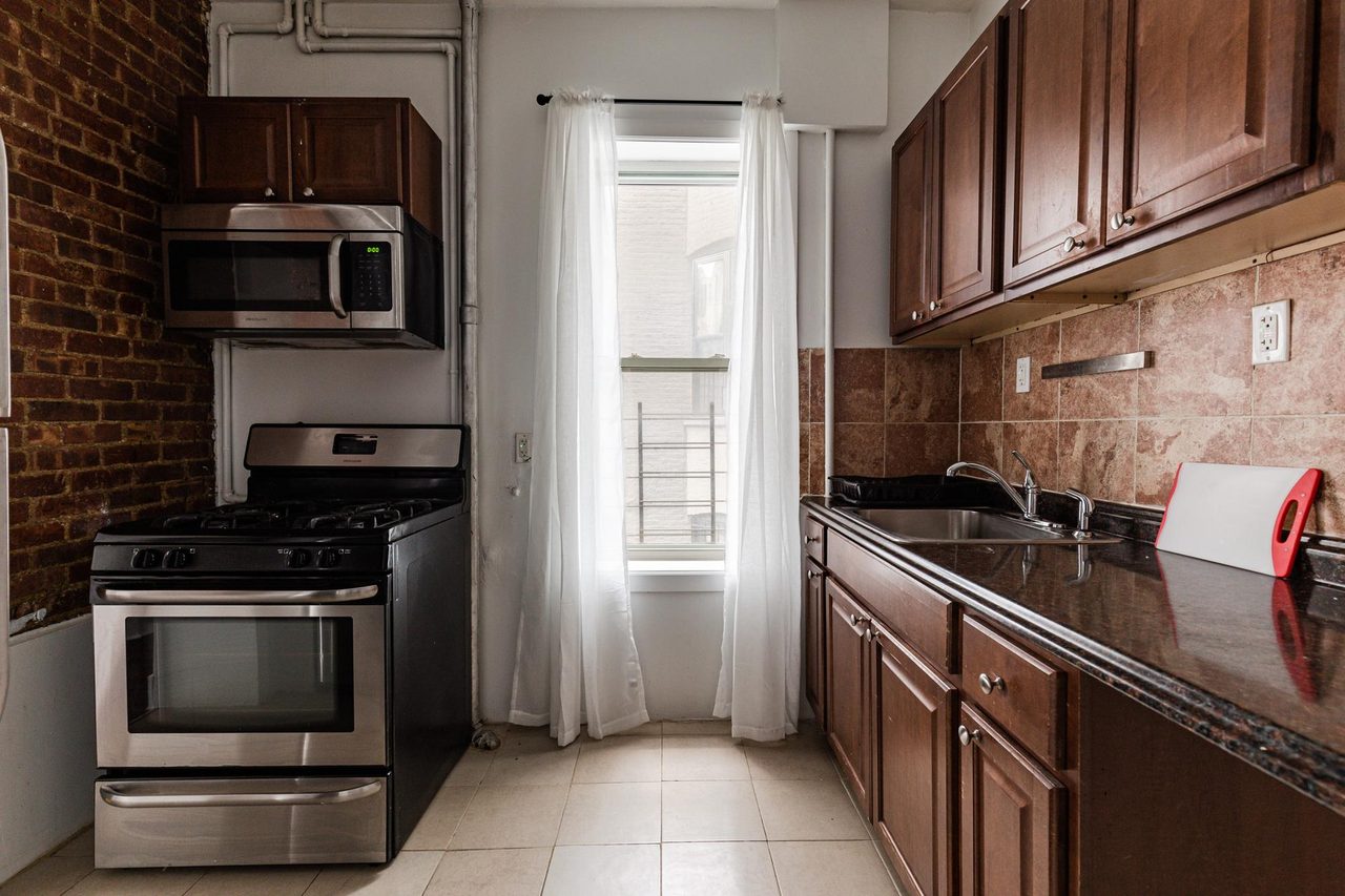 #1681: Central Harlem - Full Bedroom B - 6