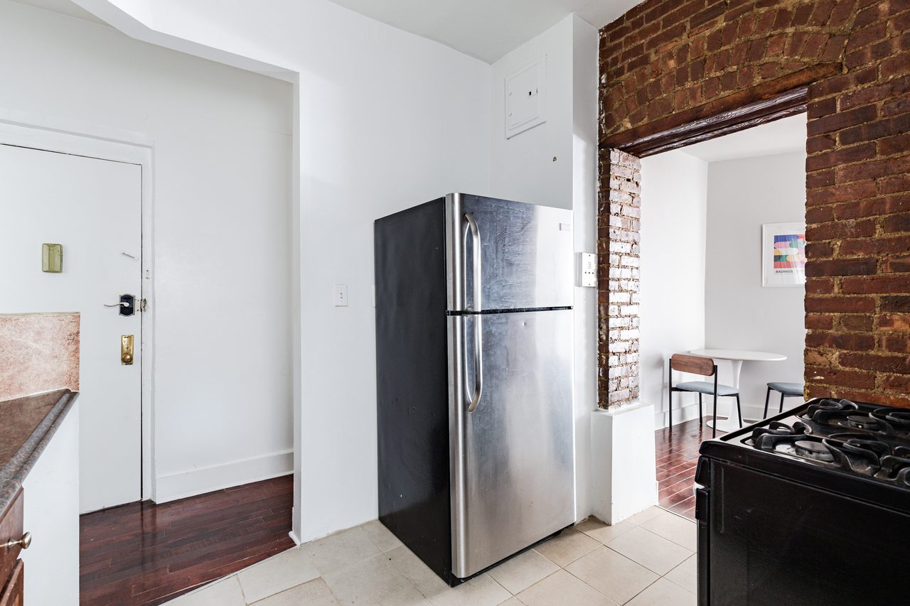 #1681: Central Harlem - Full Bedroom A - 8