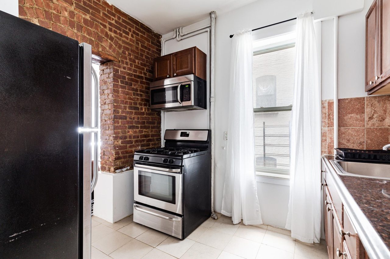  #1681: Central Harlem - Full Bedroom A  -  #1681: Central Harlem  - Gallery -  7