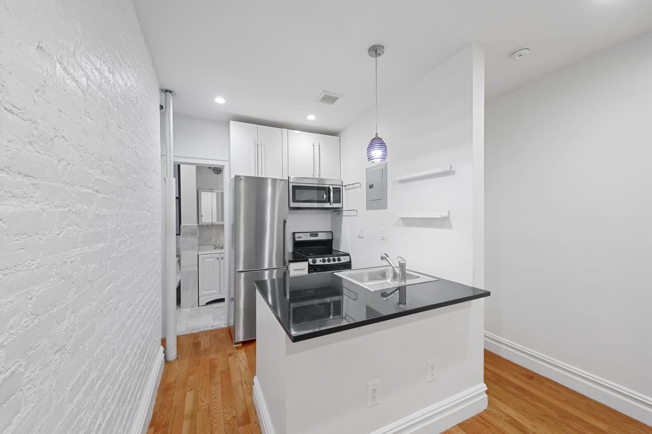 #719: Columbus Circle - 1 Bedroom (Full) - 14