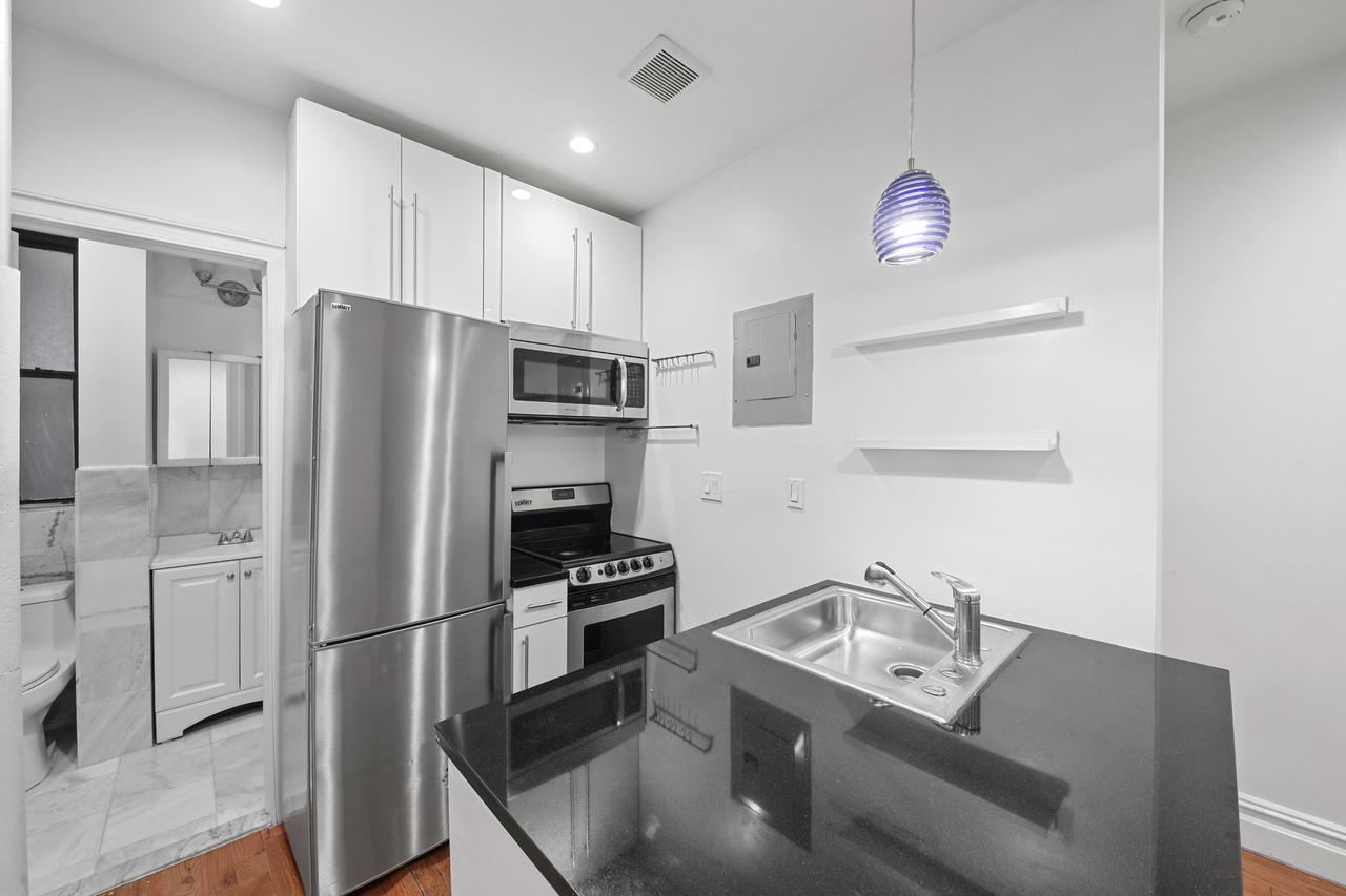 #719: Columbus Circle - 1 Bedroom (Full) - 13