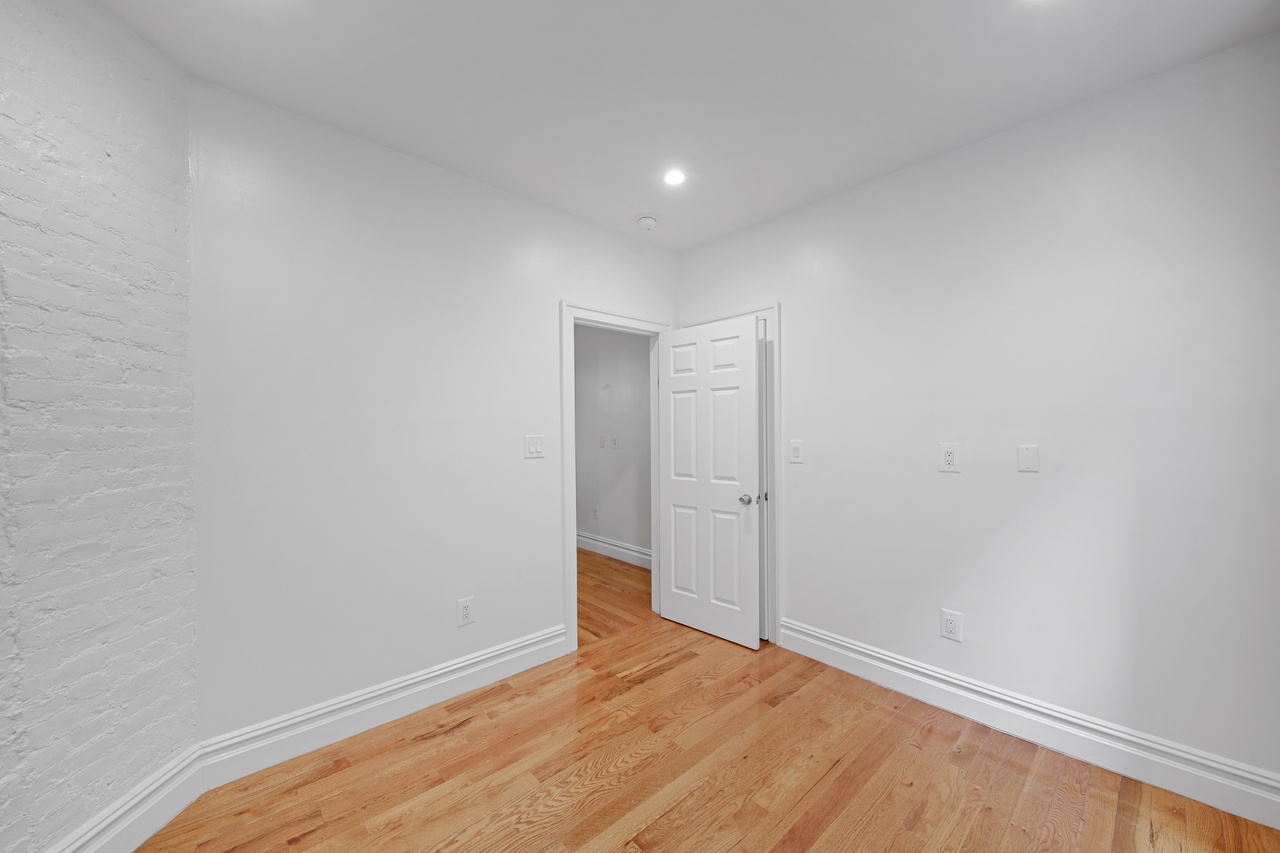 #719: Columbus Circle - 1 Bedroom (Full) - 2