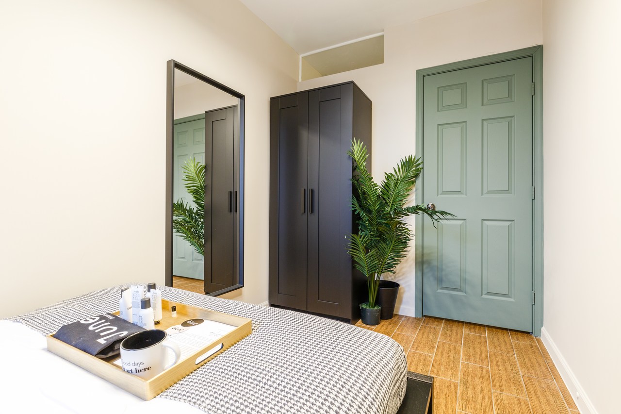  #263: Chinatown - Full Bedroom A  -  #263: Chinatown  - Gallery -  9