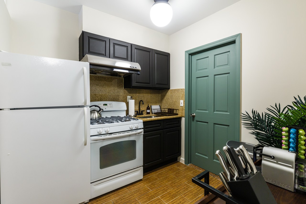  #263: Chinatown - Full Bedroom C  -  #263: Chinatown  - Gallery -  4