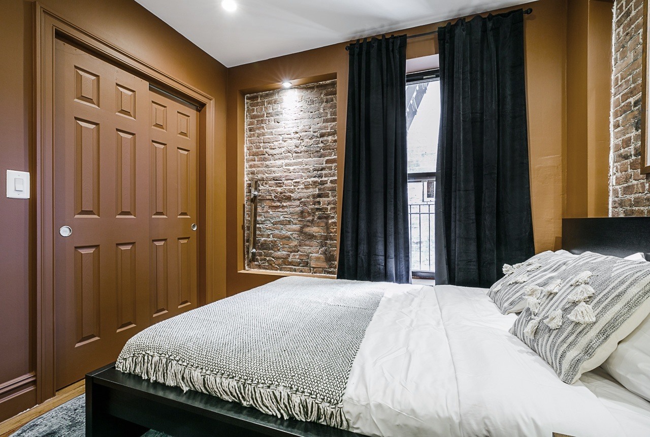 #198: Upper West Side - Queen Bedroom C - 10