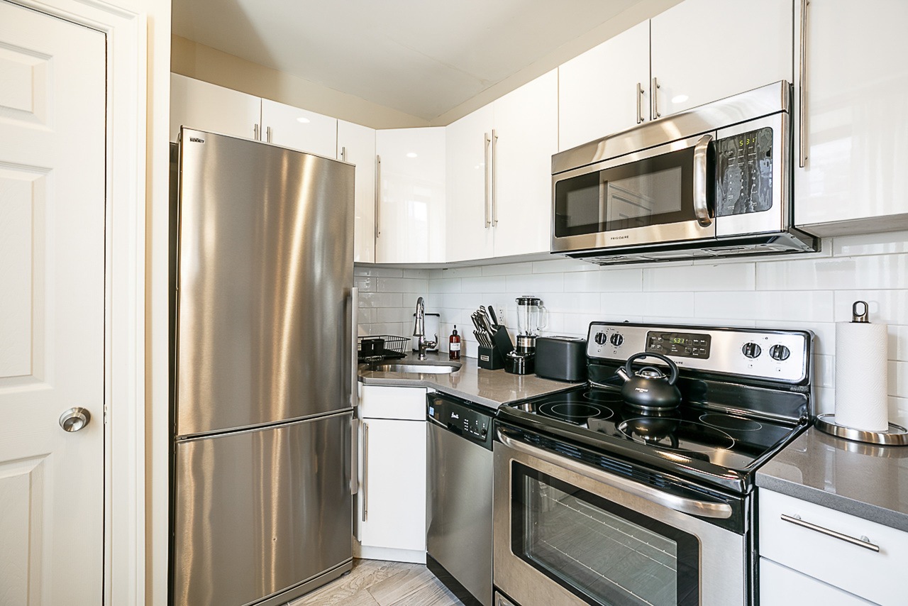 #198: Upper West Side - Queen Bedroom B - 5