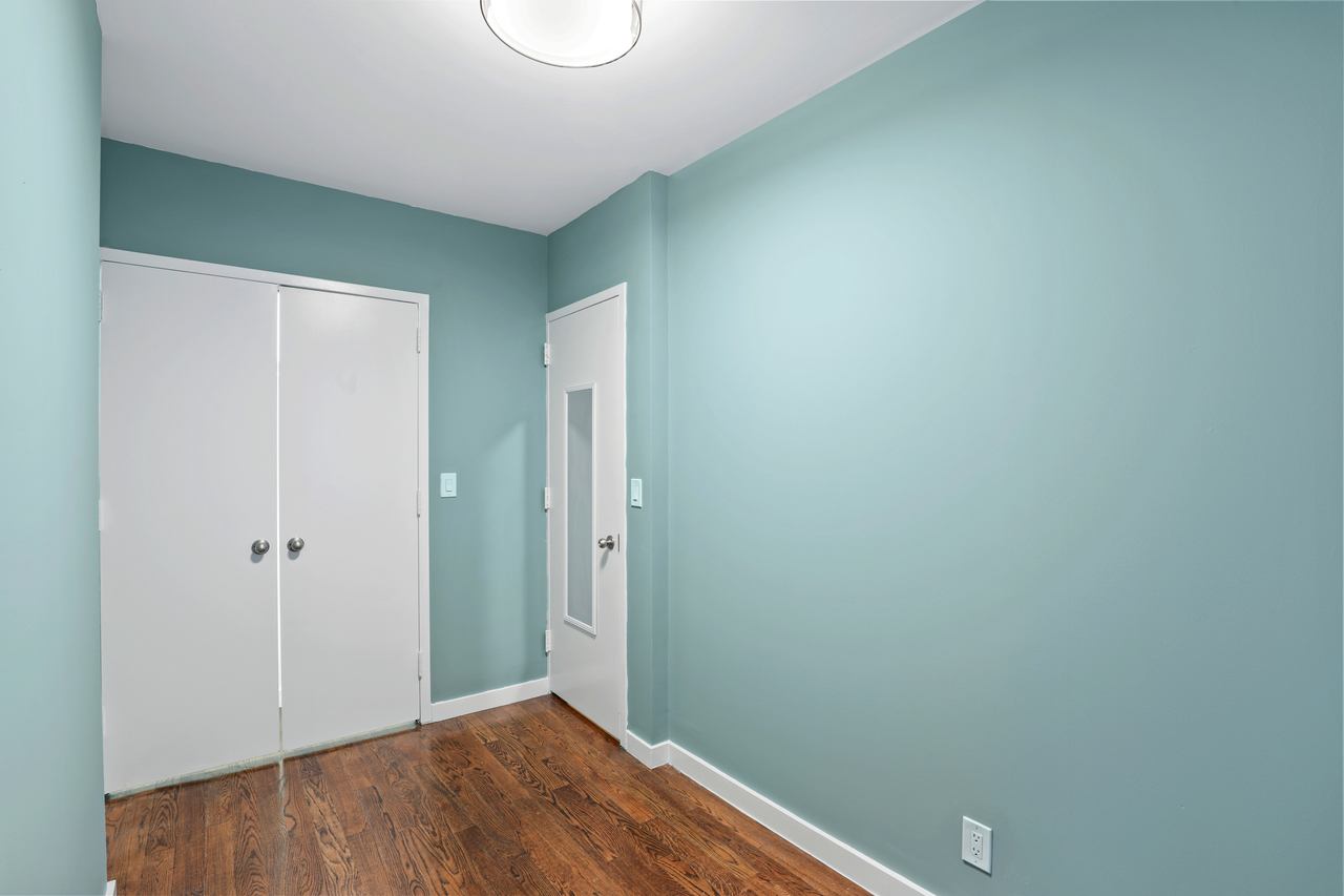 #542: Upper East Side - Full Bedroom B - 7