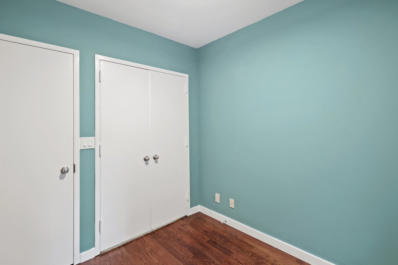 #542: Upper East Side - Full Bedroom A - 5