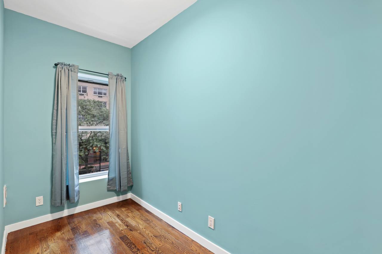 #542: Upper East Side - Full Bedroom A - 3