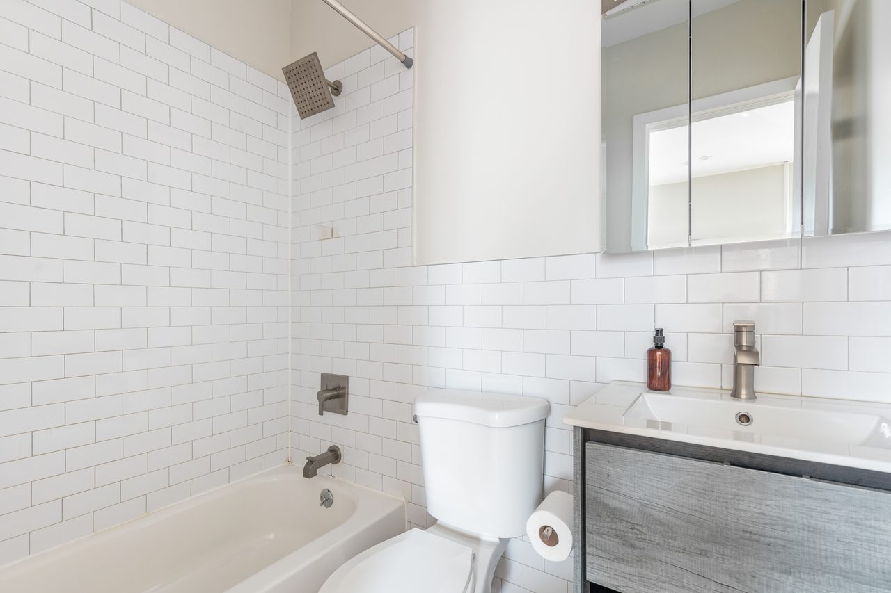 #1425: Ridgewood - Queen Bedroom E - #1425: Ridgewood - Gallery - 17