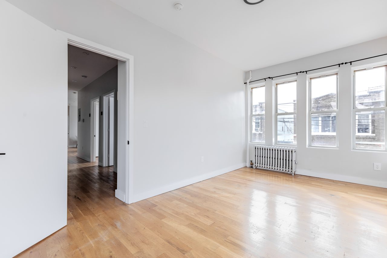 #1425: Ridgewood - Queen Bedroom E - #1425: Ridgewood - Gallery - 5