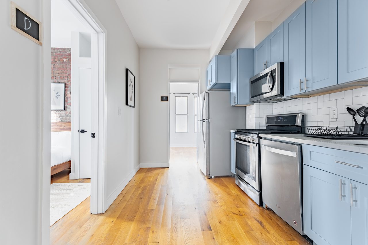 #1425: Ridgewood - Queen Bedroom E - #1425: Ridgewood - Gallery - 10