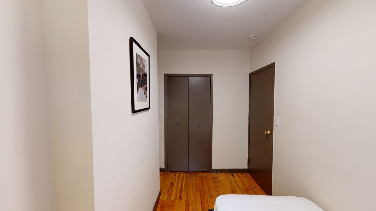  #543: Upper East Side - Twin Bedroom B  -  #543: Upper East Side  - Gallery -  5
