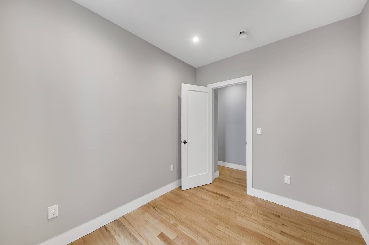 #713: West Harlem - Full Bedroom C  -  #713: West Harlem  - Gallery -  2